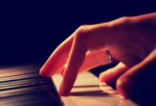 星空体育官网:德国队发布周年纪念球衣,将在客战意大利时身穿该球衣.